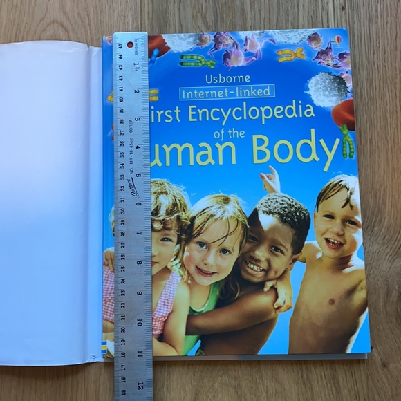 Usborne | books | First Encyclopedia of the Human Body - Picture 8 of 9